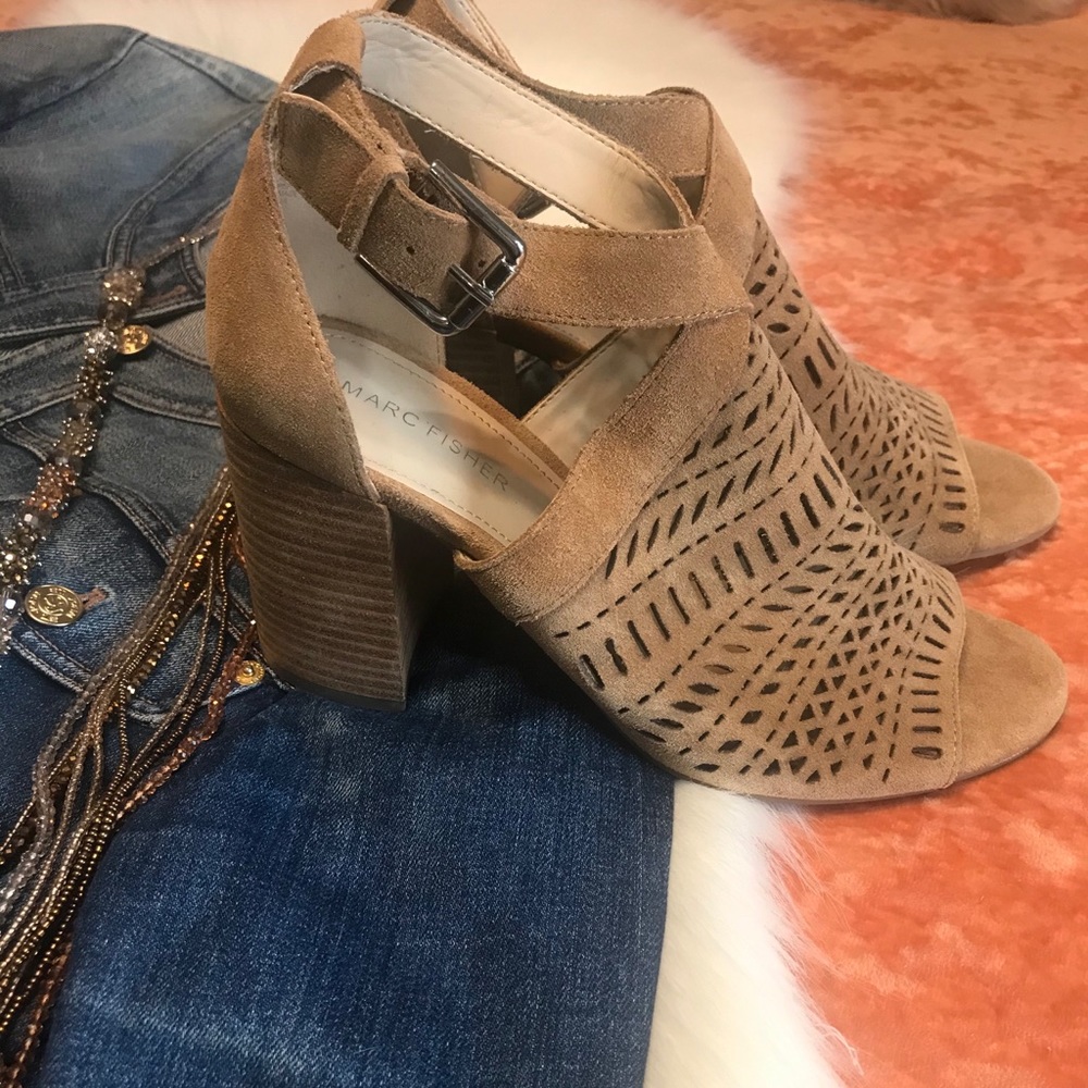 Marc Fisher ⚜️ Sueded Leather Open Toe Block Heels
